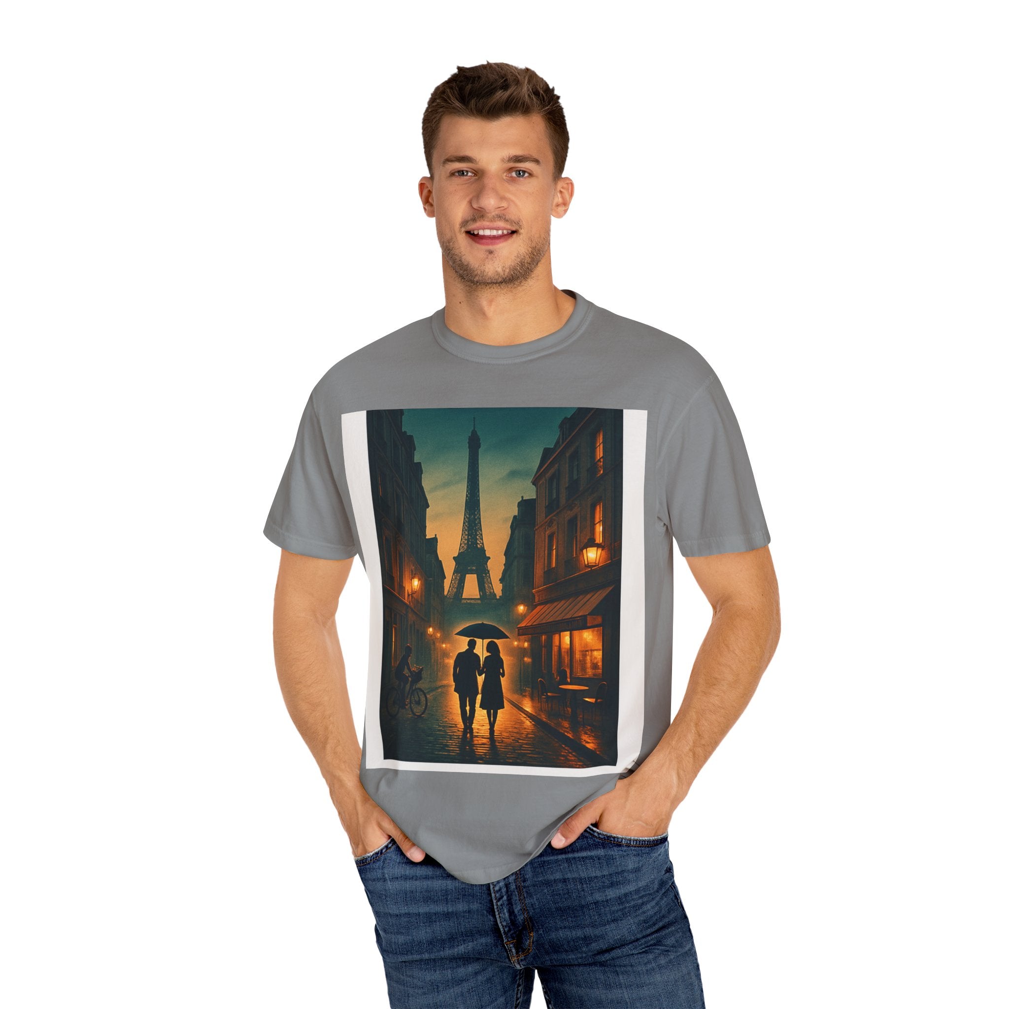 T-Shirt Teint en Pièce – Romance Parisienne Sous la Pluie (Personnalisable)