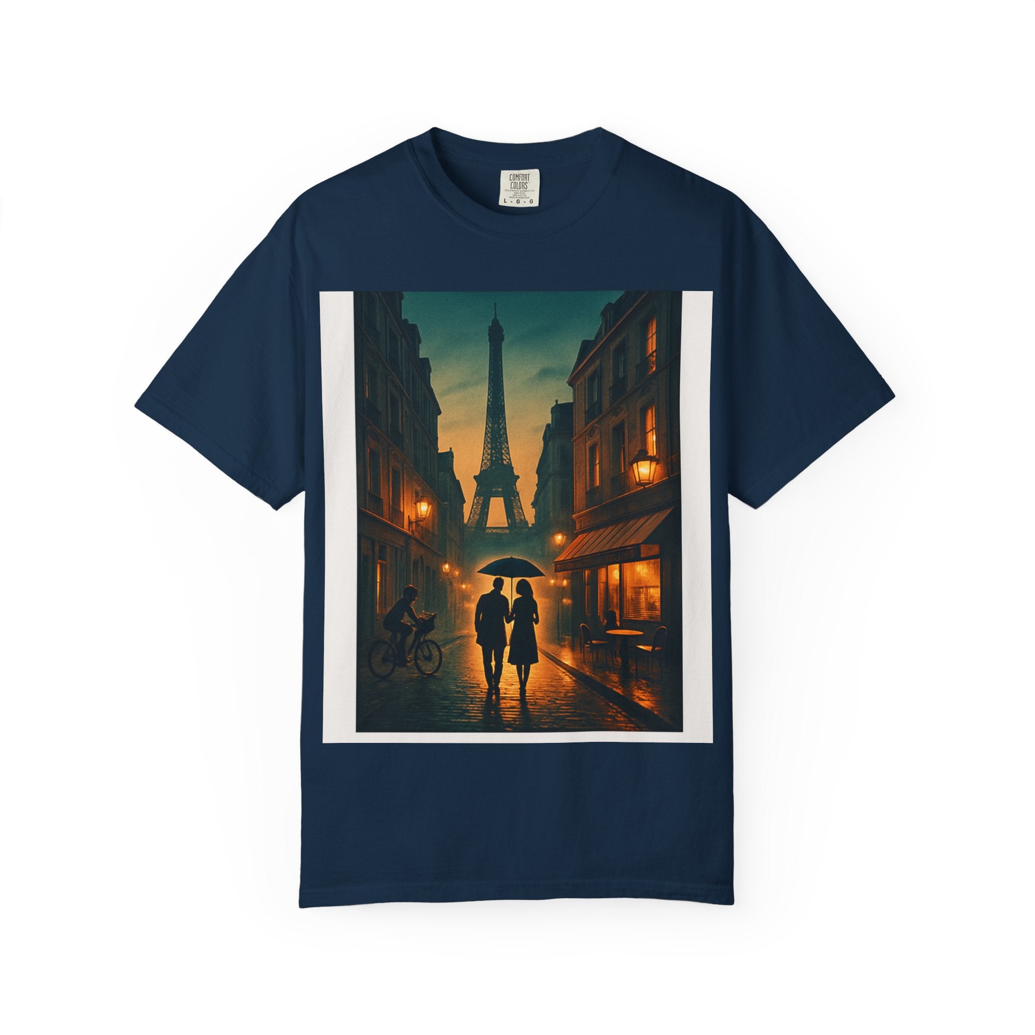 T-Shirt Teint en Pièce – Romance Parisienne Sous la Pluie (Personnalisable)