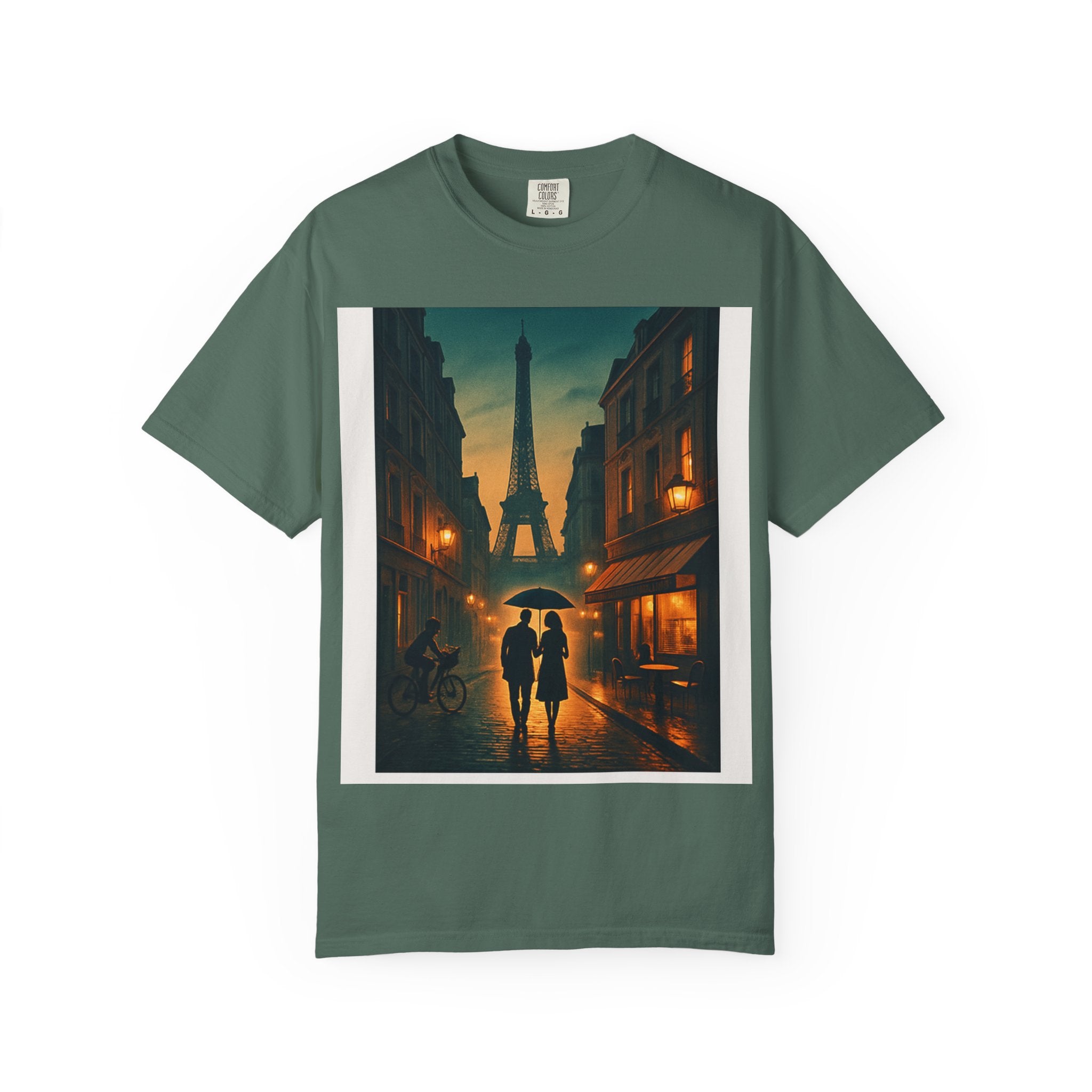 T-Shirt Teint en Pièce – Romance Parisienne Sous la Pluie (Personnalisable)