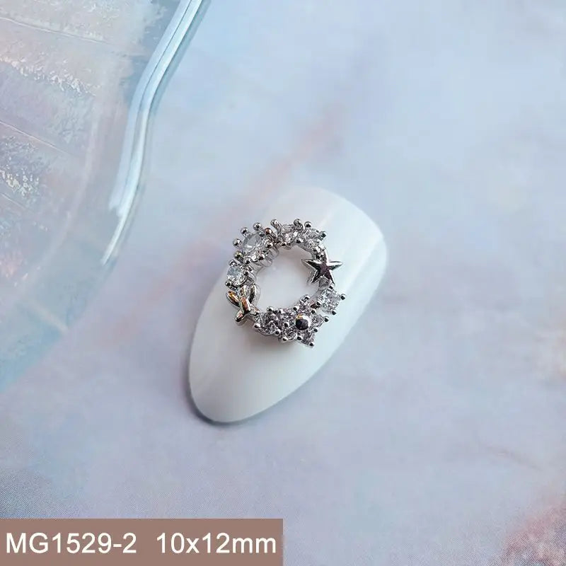 Décorations d’Ongles Noël Zircon ✨ (Lot de 10 pièces)