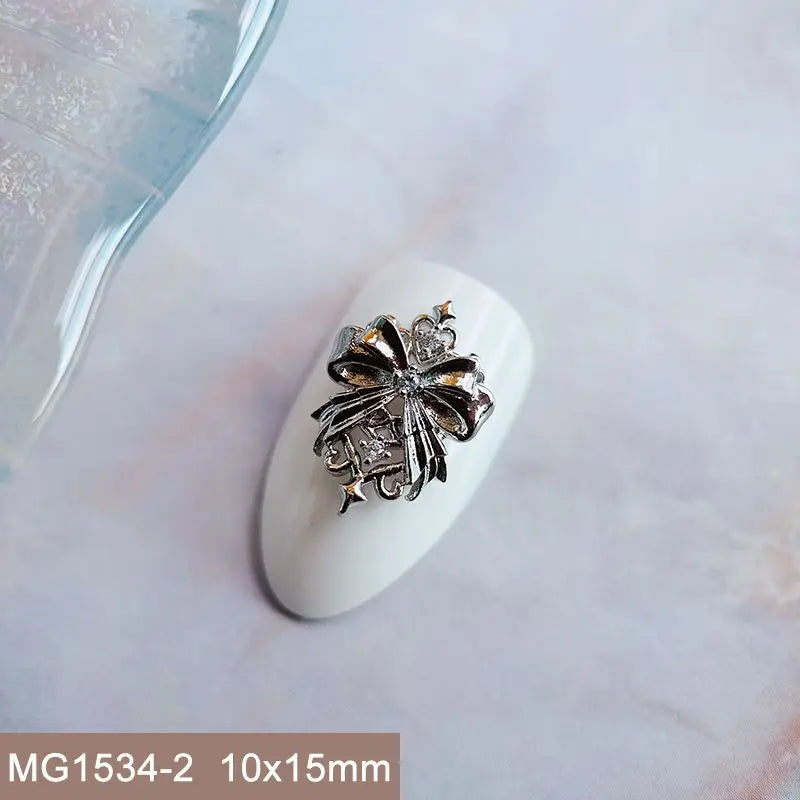 Décorations d’Ongles Noël Zircon ✨ (Lot de 10 pièces)