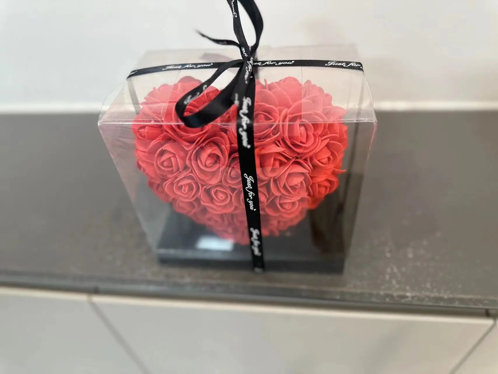 Boîte-Cadeau Rose Artificielle 15 cm – Coffret Romantique pour Saint-Valentin, Mariage & Décoration