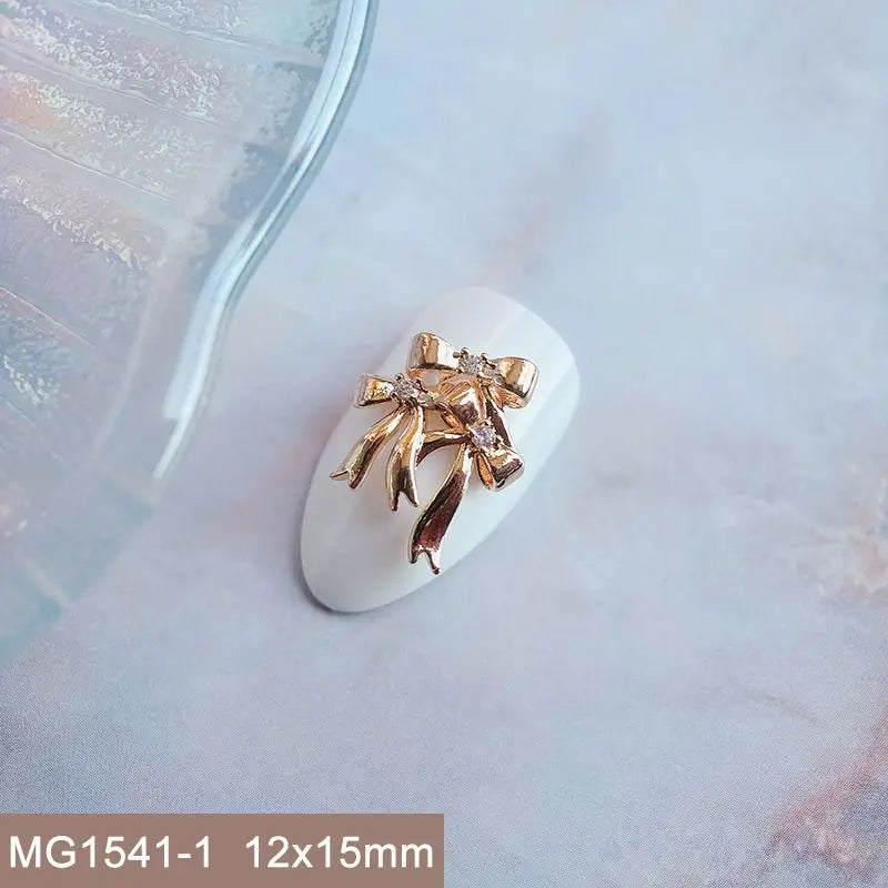 Décorations d’Ongles Noël Zircon ✨ (Lot de 10 pièces)