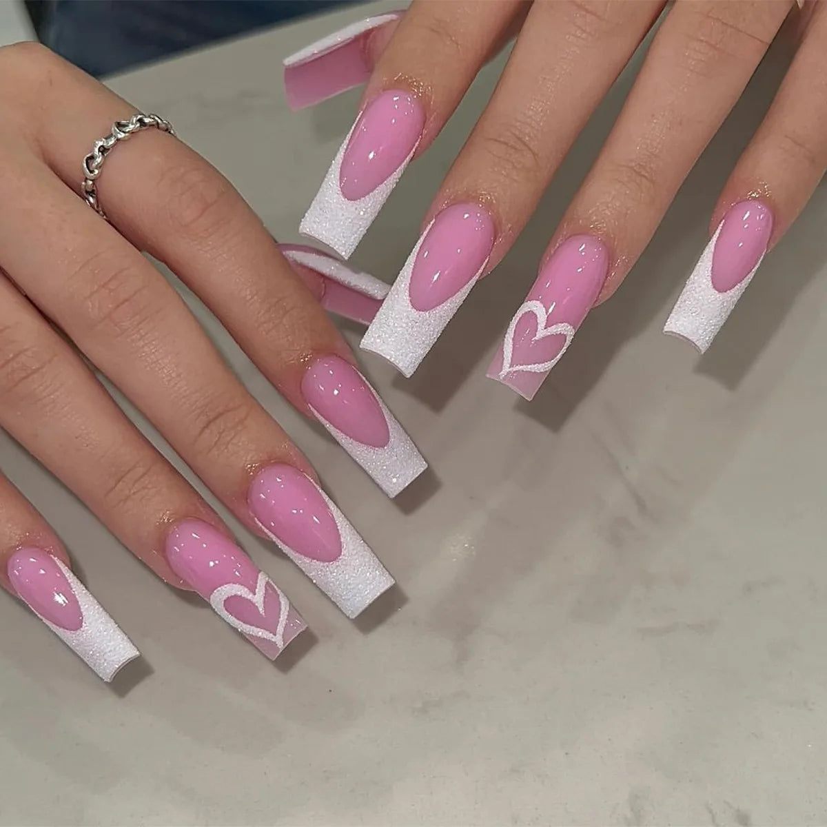 24 Pièces Faux Ongles French 3D – Nœud Papillon Élégant & Manucure Professionnelle DIY