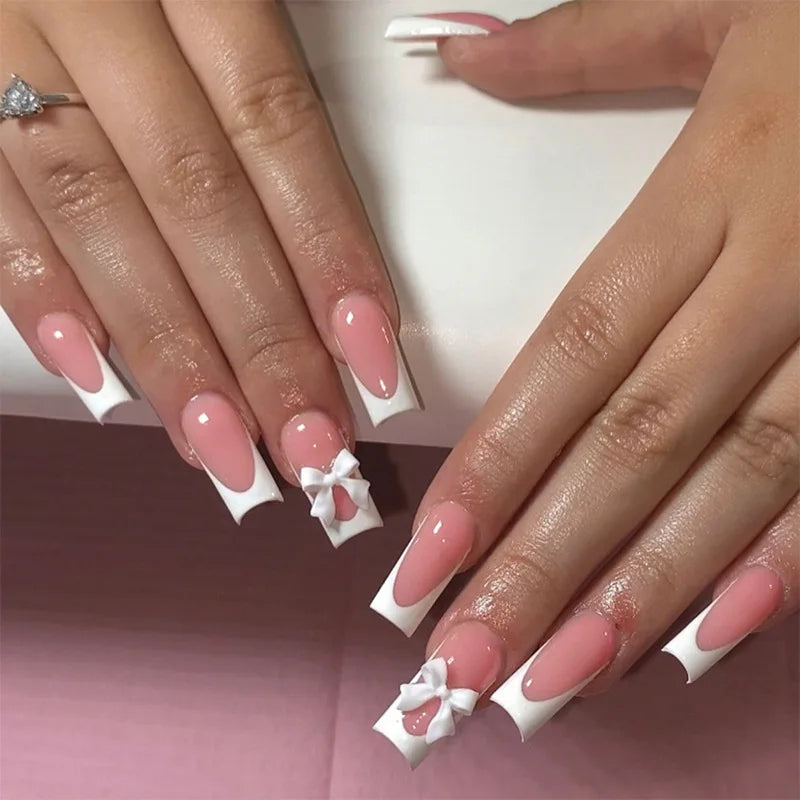 24 Pièces Faux Ongles French 3D – Nœud Papillon Élégant & Manucure Professionnelle DIY