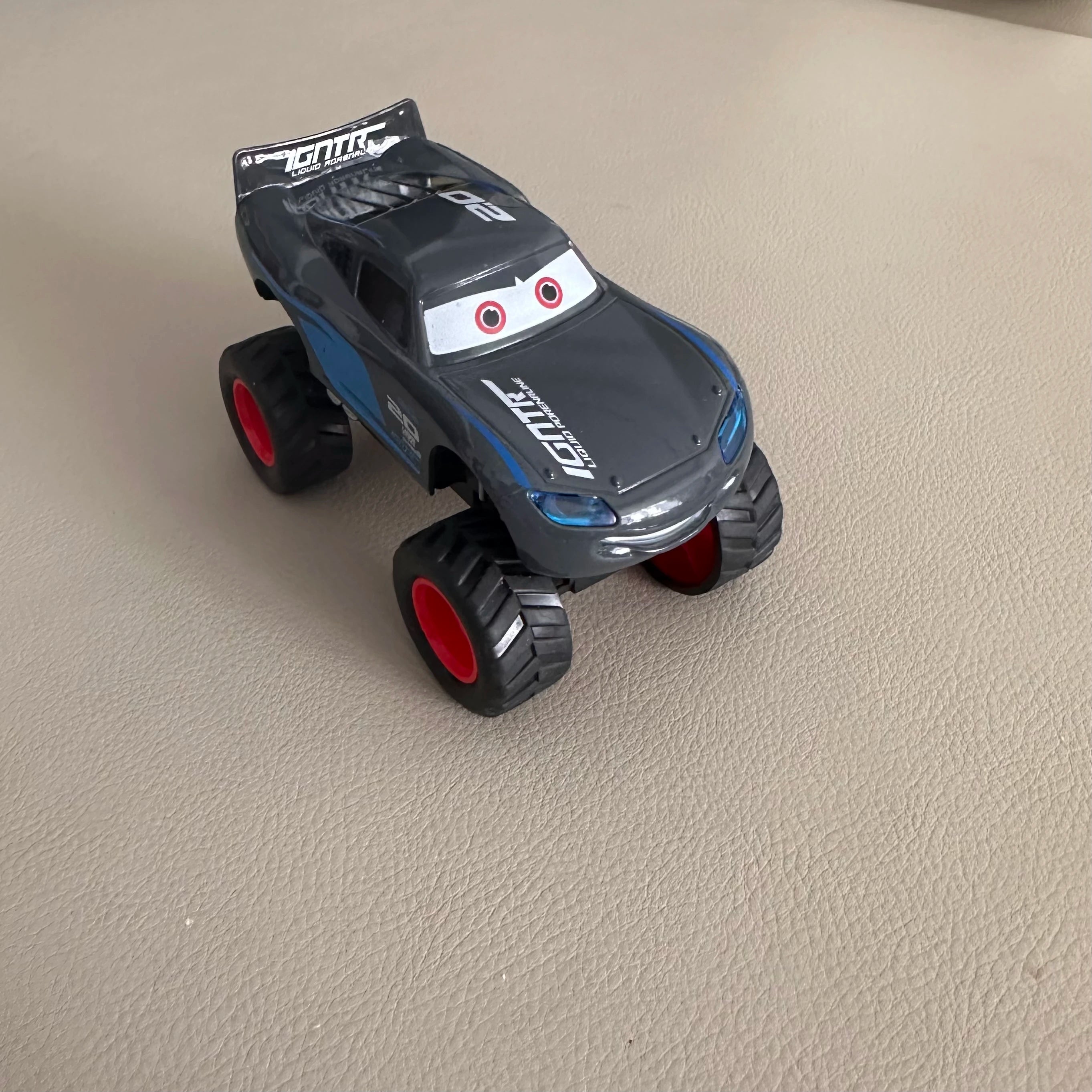 Disney Toy Story 4 – Lightning McQueen Inertiel avec Lumières | Modèle de Collection Enfants