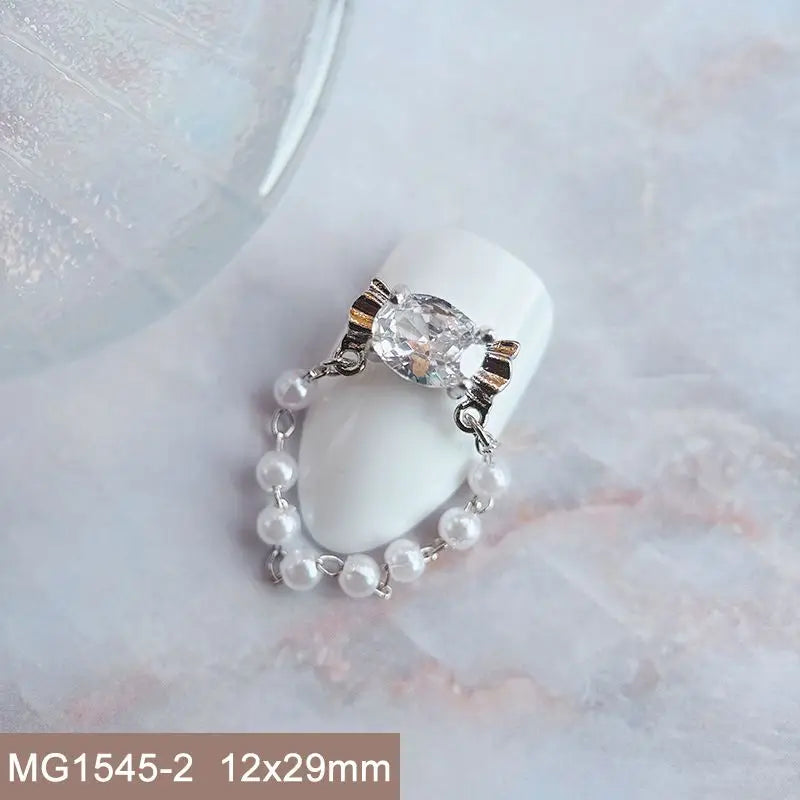 Décorations d’Ongles Noël Zircon ✨ (Lot de 10 pièces)