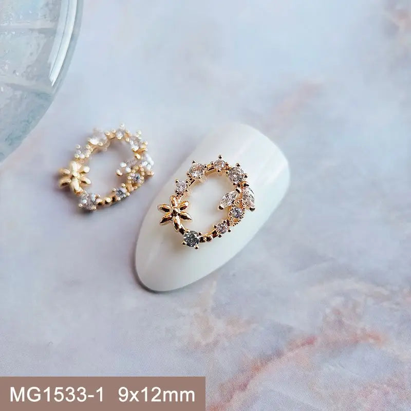 Décorations d’Ongles Noël Zircon ✨ (Lot de 10 pièces)