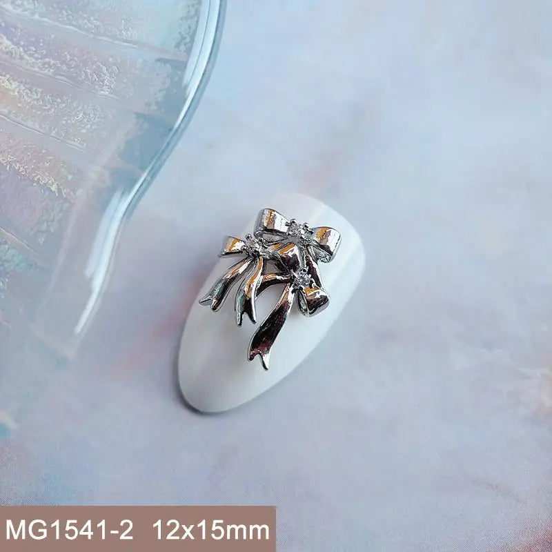 Décorations d’Ongles Noël Zircon ✨ (Lot de 10 pièces)