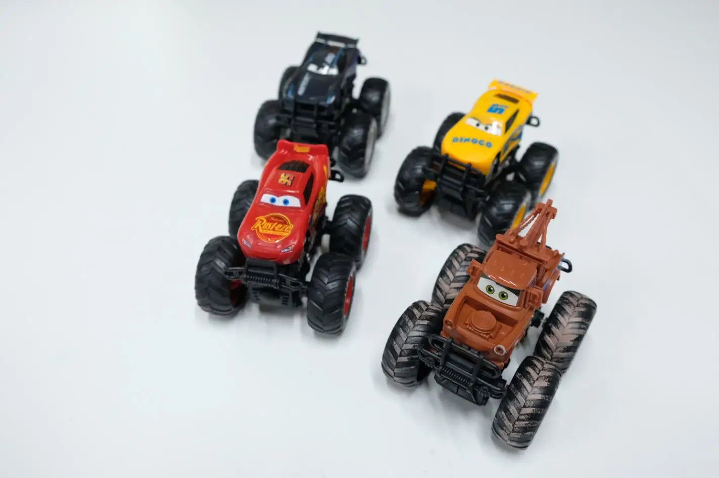 Ensemble de Véhicules Tout-Terrain à Double Inertie – Modèles Miniatures 1:55