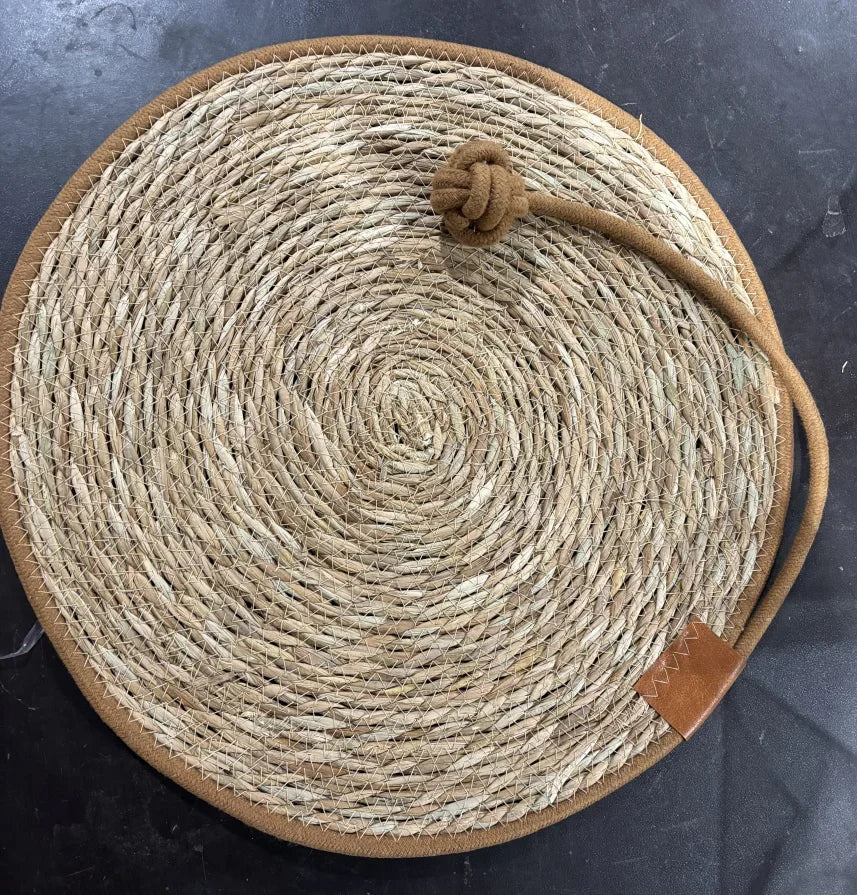 Tapis griffoir en rotin pour chat — protège-canapé