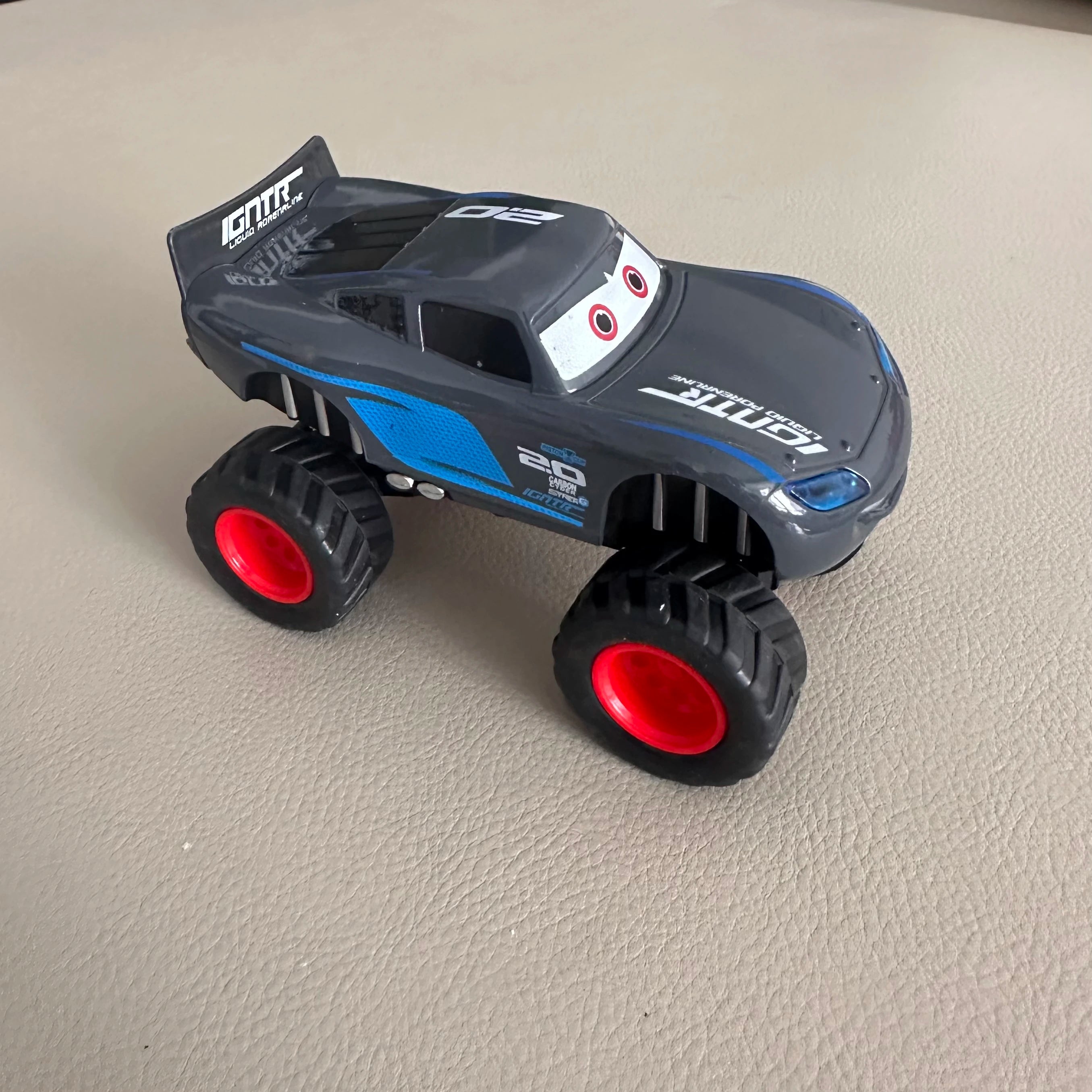 Disney Toy Story 4 – Lightning McQueen Inertiel avec Lumières | Modèle de Collection Enfants