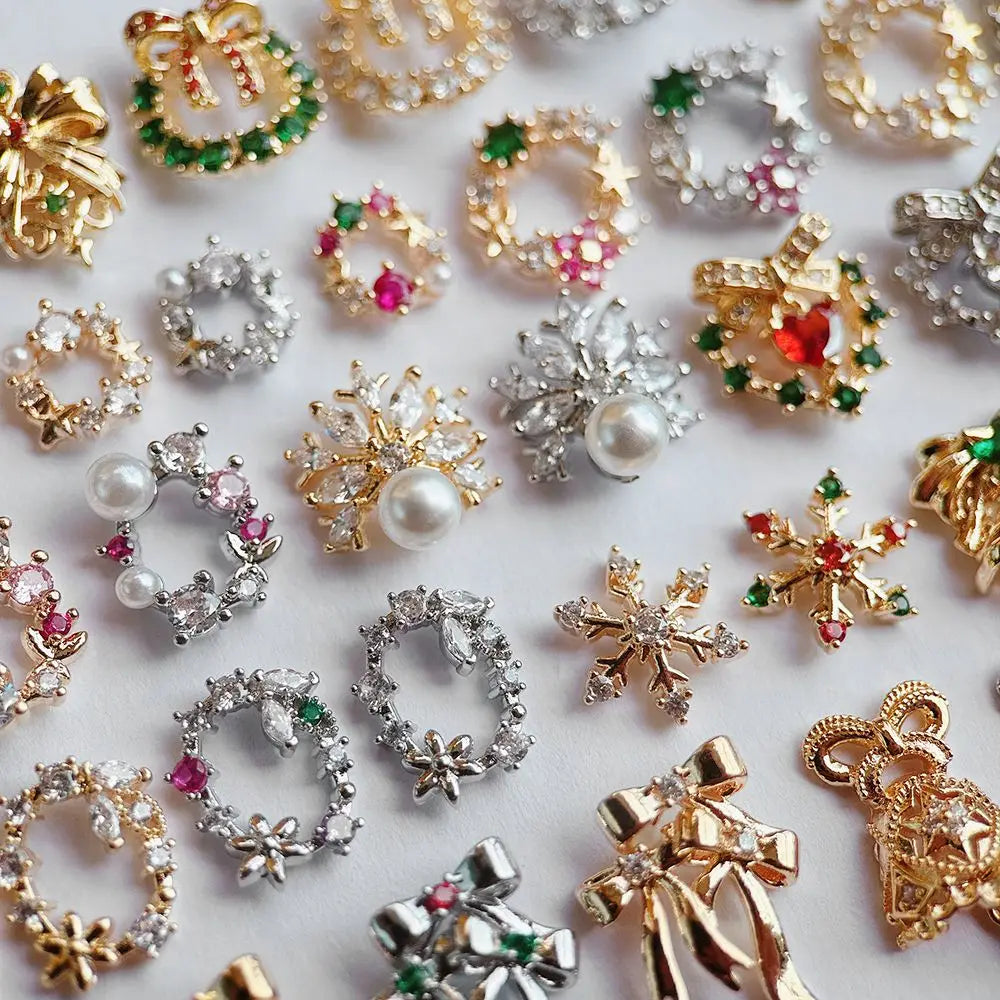 Décorations d’Ongles Noël Zircon ✨ (Lot de 10 pièces)