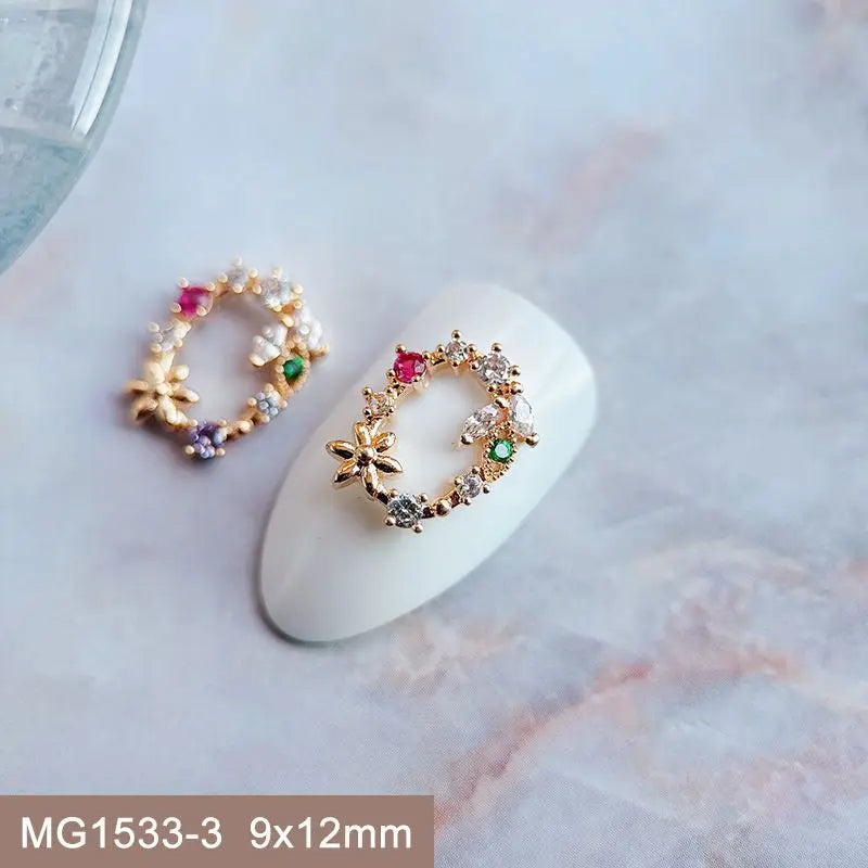 Décorations d’Ongles Noël Zircon ✨ (Lot de 10 pièces)