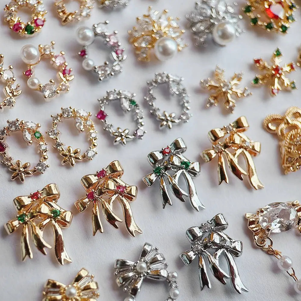 Décorations d’Ongles Noël Zircon ✨ (Lot de 10 pièces)