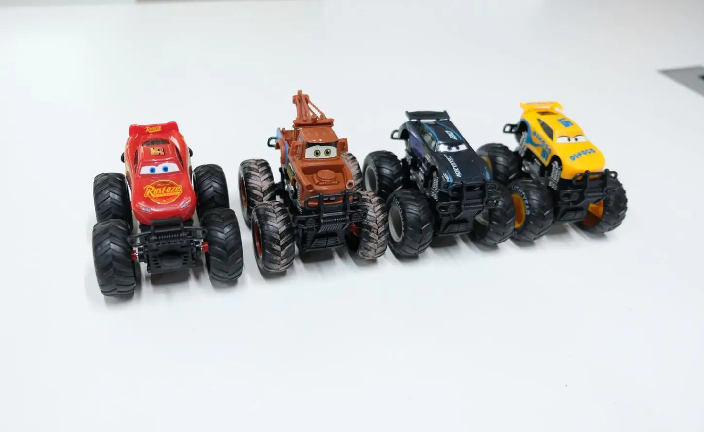 Ensemble de Véhicules Tout-Terrain à Double Inertie – Modèles Miniatures 1:55