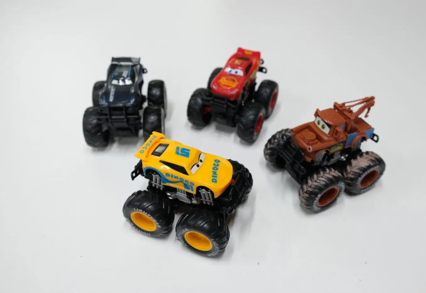 Ensemble de Véhicules Tout-Terrain à Double Inertie – Modèles Miniatures 1:55