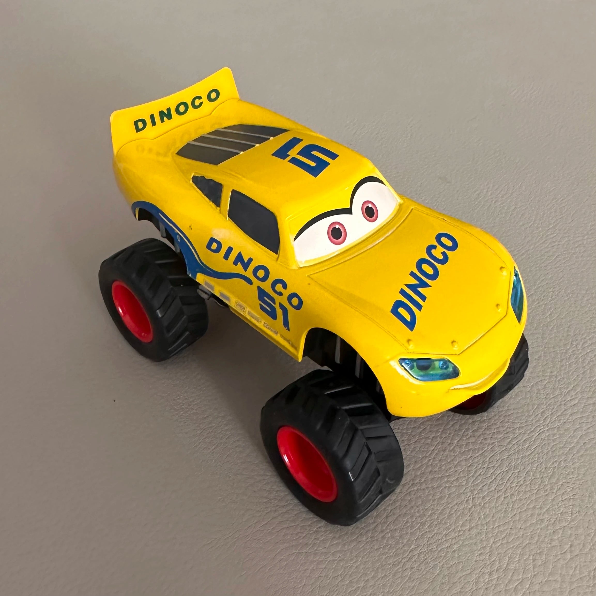 Disney Toy Story 4 – Lightning McQueen Inertiel avec Lumières | Modèle de Collection Enfants