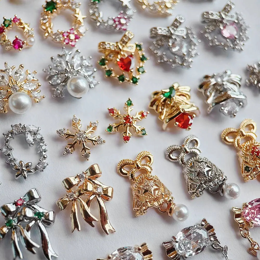 Décorations d’Ongles Noël Zircon ✨ (Lot de 10 pièces)