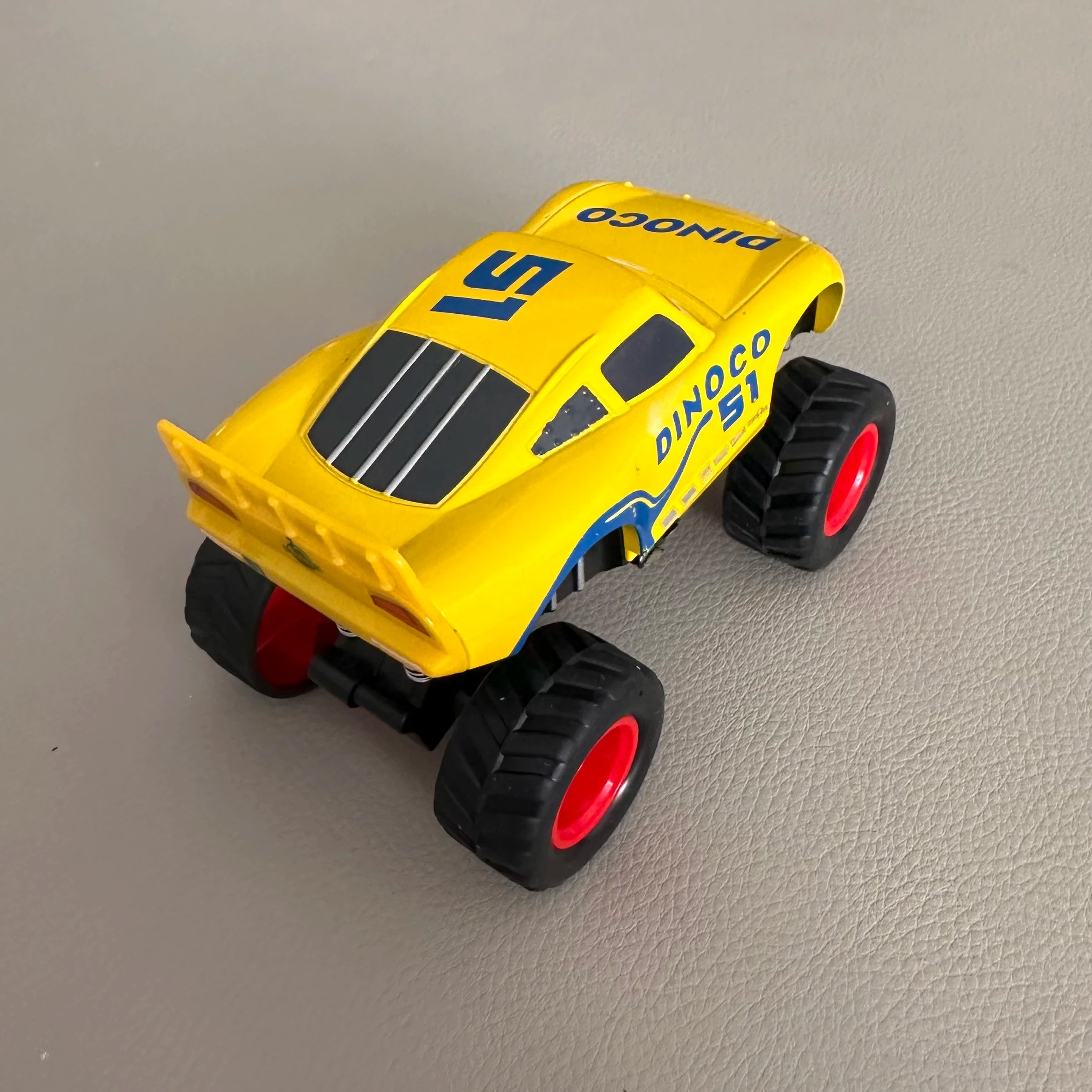 Disney Toy Story 4 – Lightning McQueen Inertiel avec Lumières | Modèle de Collection Enfants