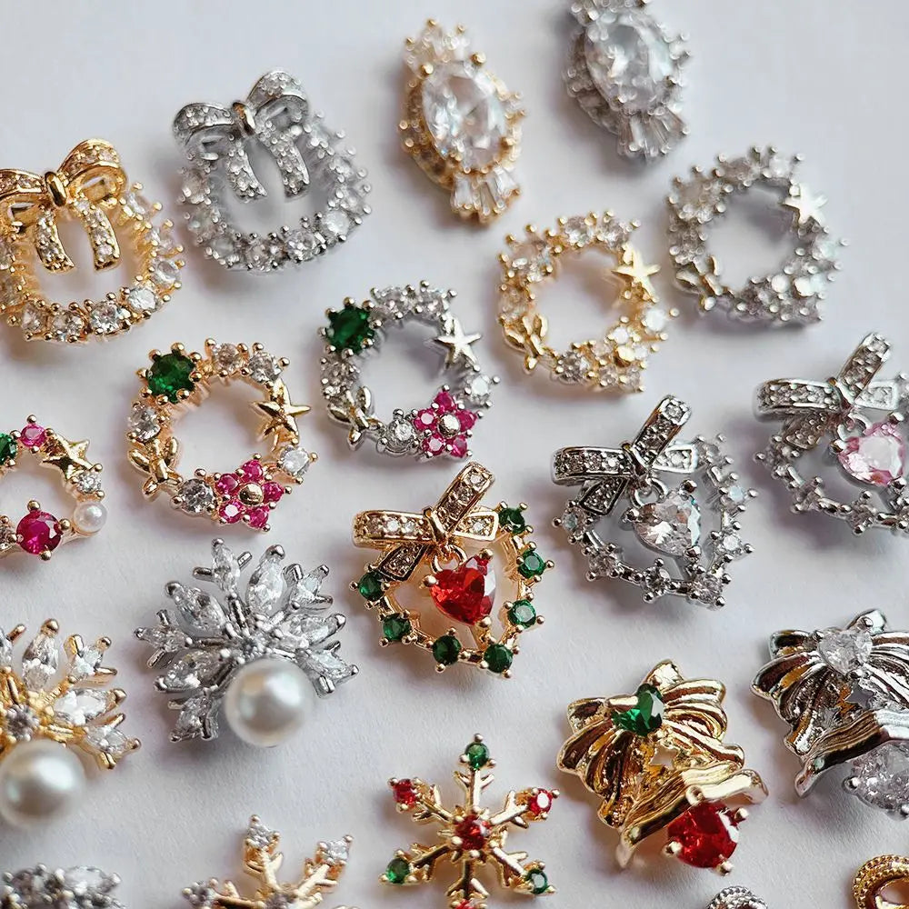 Décorations d’Ongles Noël Zircon ✨ (Lot de 10 pièces)