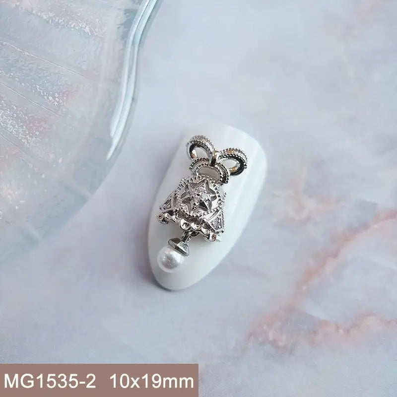 Décorations d’Ongles Noël Zircon ✨ (Lot de 10 pièces)