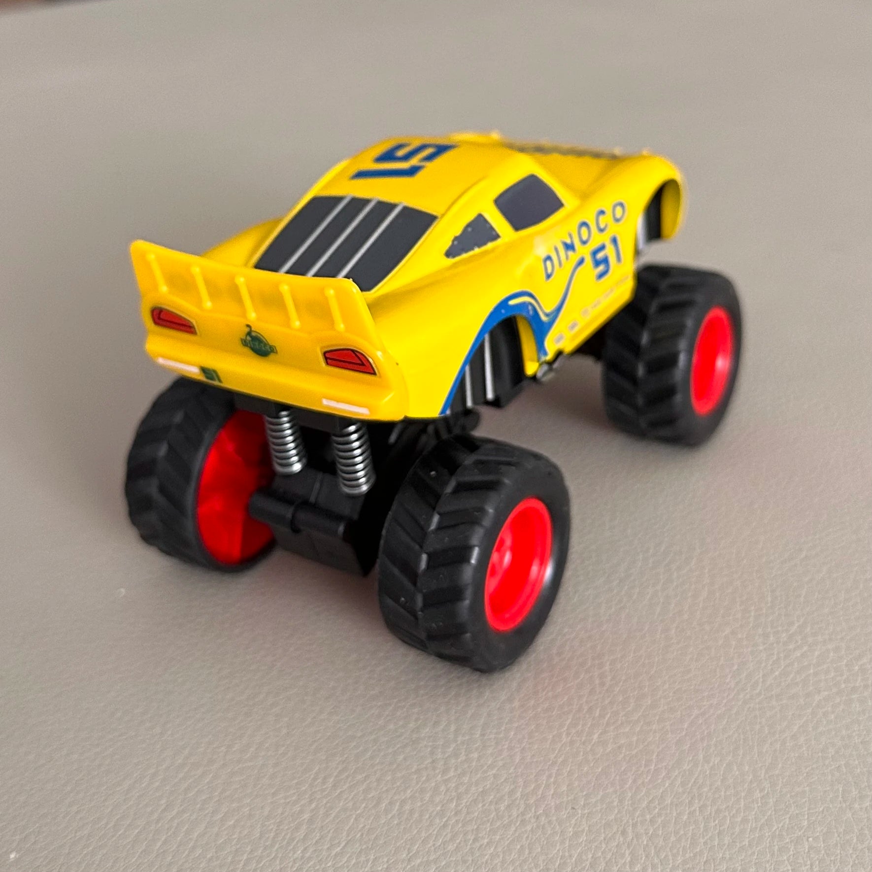 Disney Toy Story 4 – Lightning McQueen Inertiel avec Lumières | Modèle de Collection Enfants