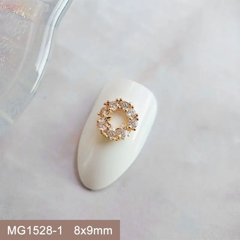 Décorations d’Ongles Noël Zircon ✨ (Lot de 10 pièces)