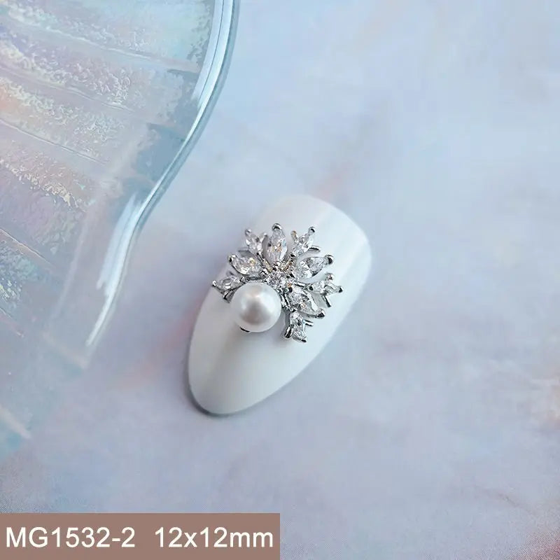 Décorations d’Ongles Noël Zircon ✨ (Lot de 10 pièces)