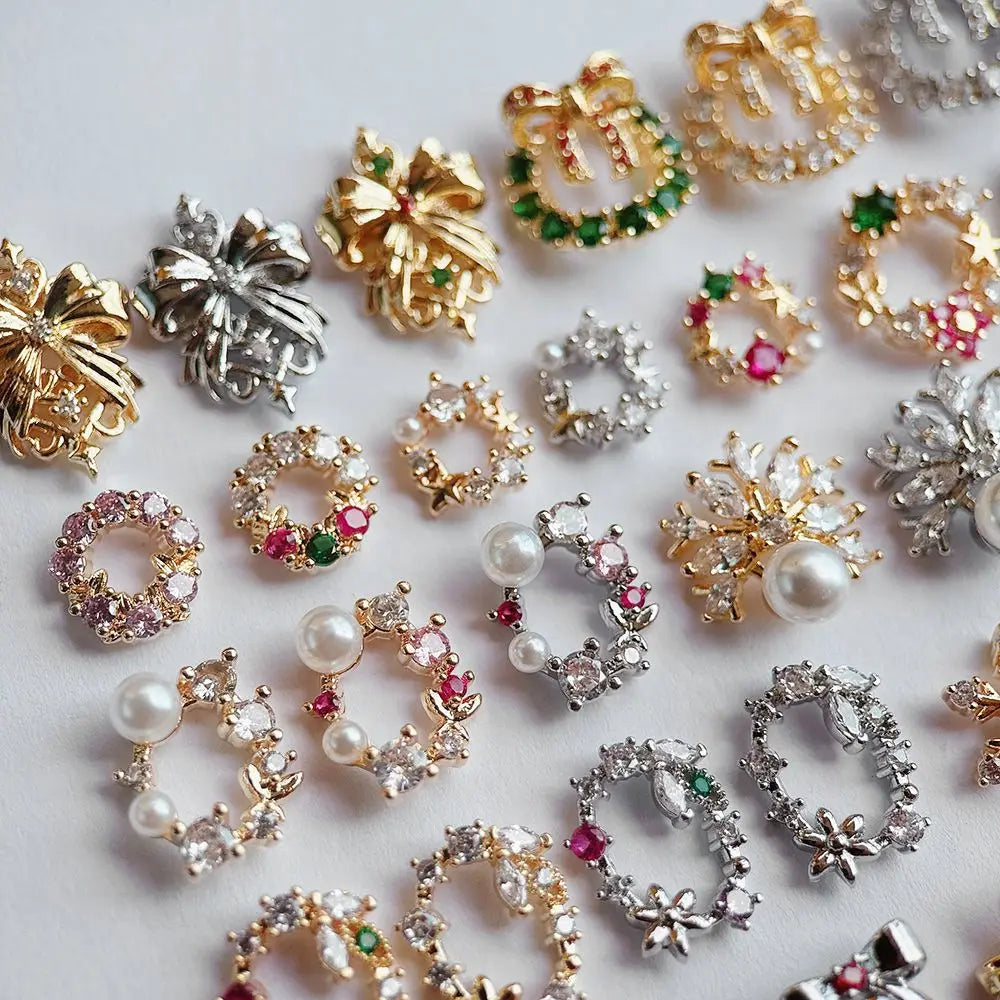 Décorations d’Ongles Noël Zircon ✨ (Lot de 10 pièces)