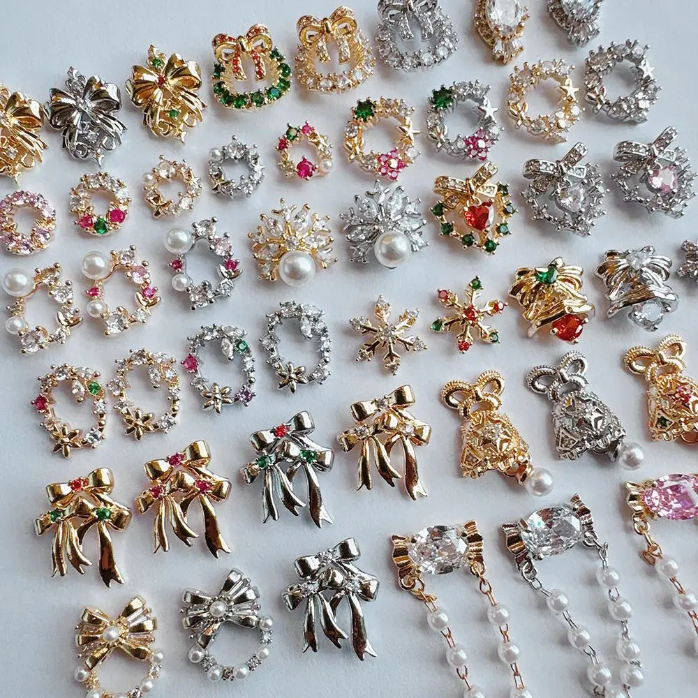 Décorations d’Ongles Noël Zircon ✨ (Lot de 10 pièces)