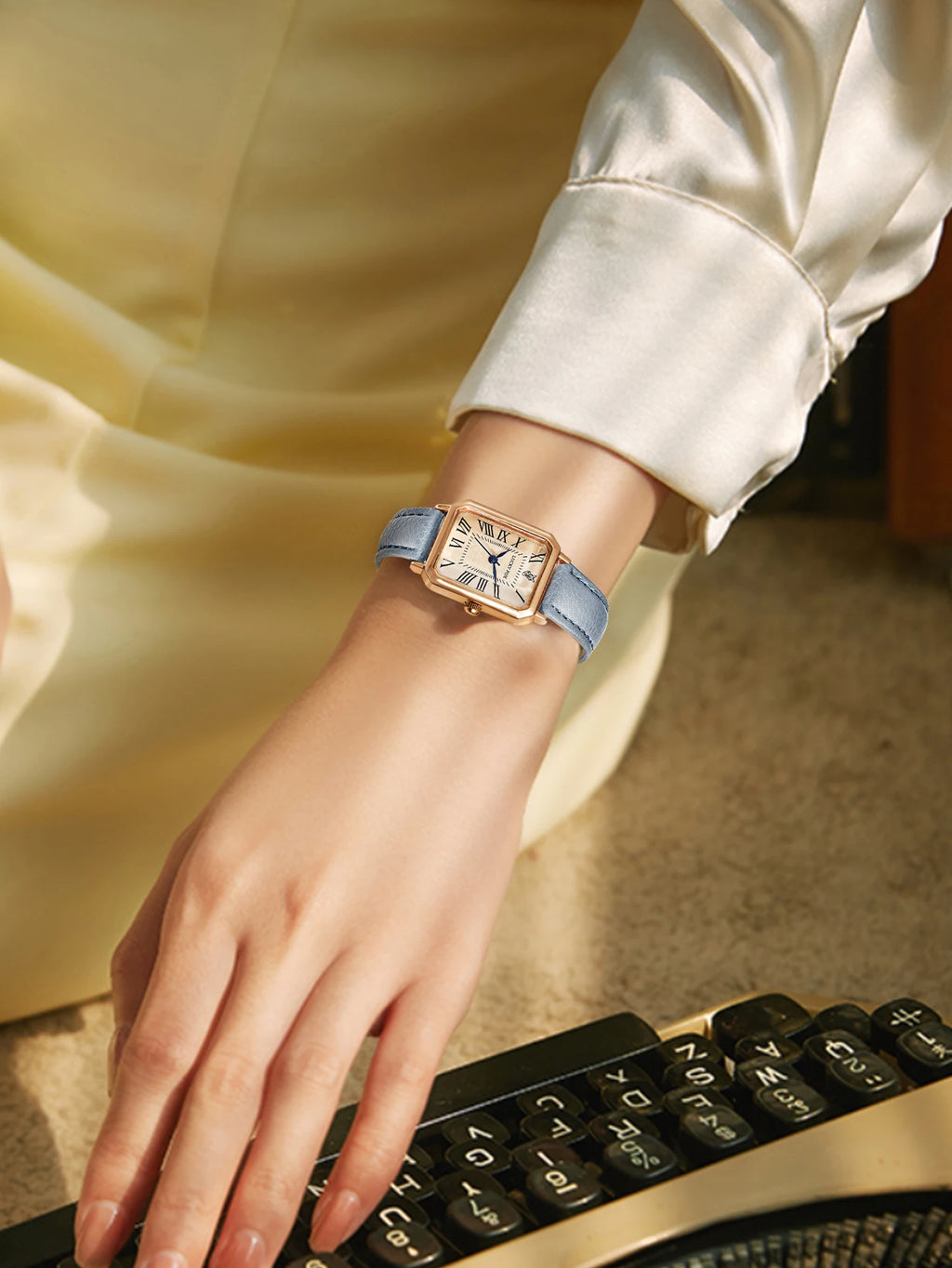 Montre Carrée Rétro Femme – Bracelet Cuir – LUCKYFOX L19