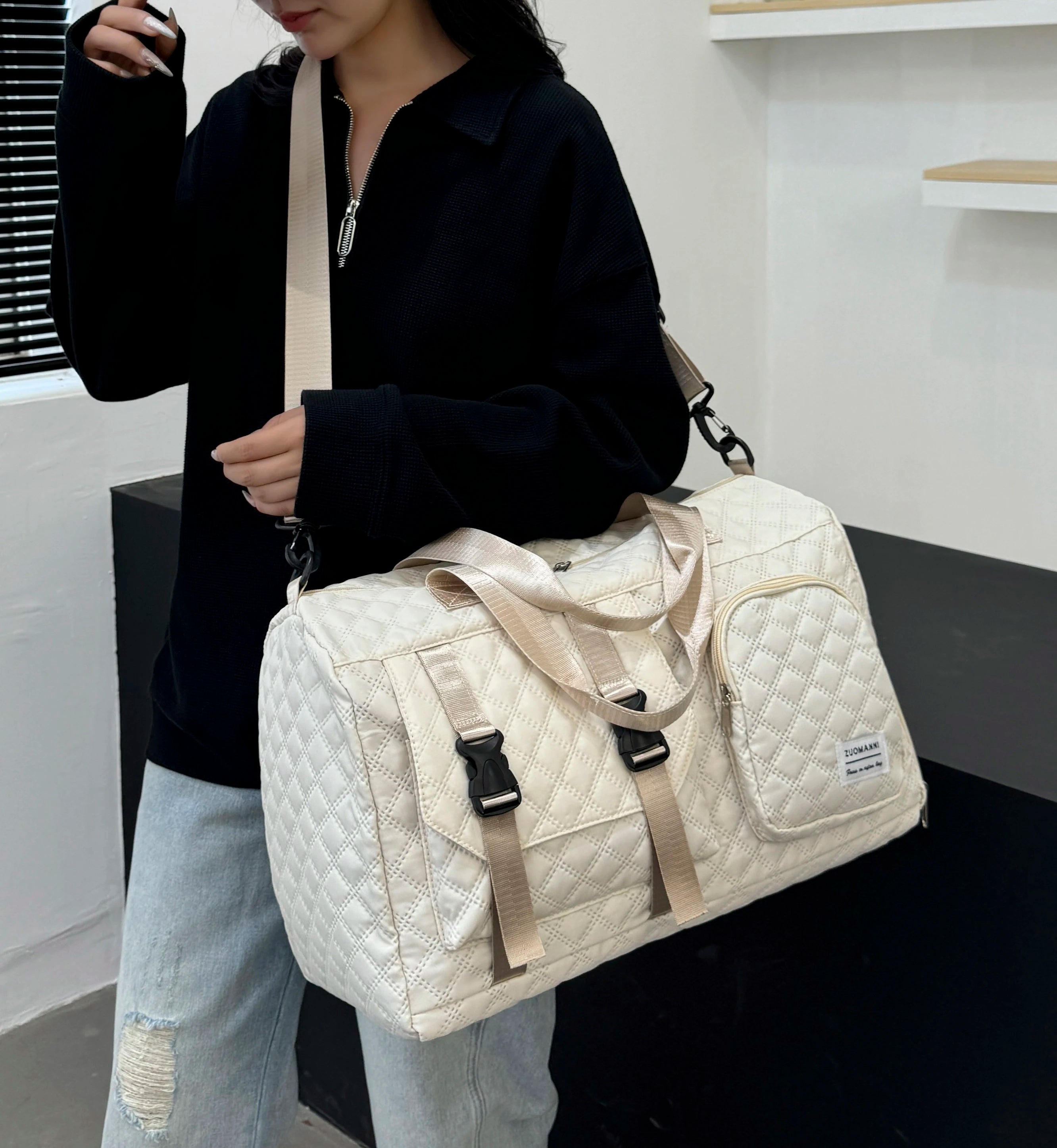 Sac de Voyage en Nylon Durable – Léger, Spacieux & Élégant