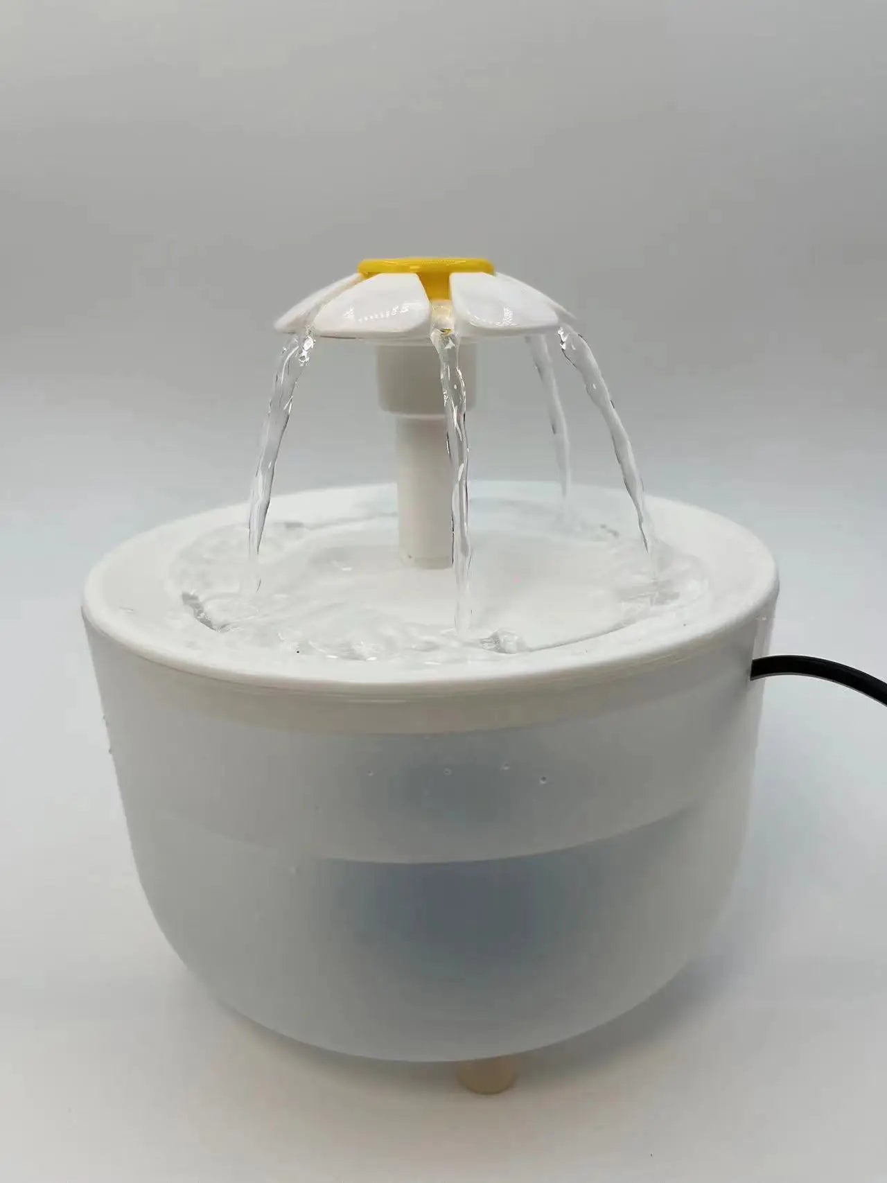 Fontaine à eau automatique 1,2 L pour chat et chien — filtrante et silencieuse