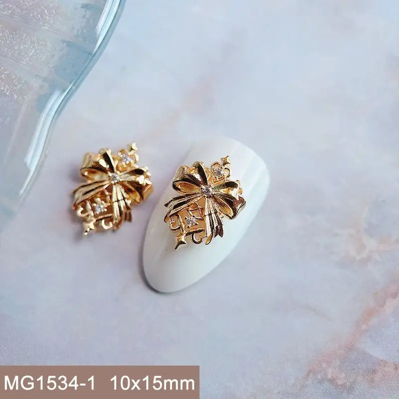 Décorations d’Ongles Noël Zircon ✨ (Lot de 10 pièces)