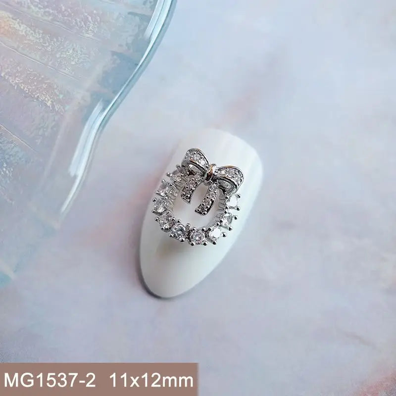 Décorations d’Ongles Noël Zircon ✨ (Lot de 10 pièces)