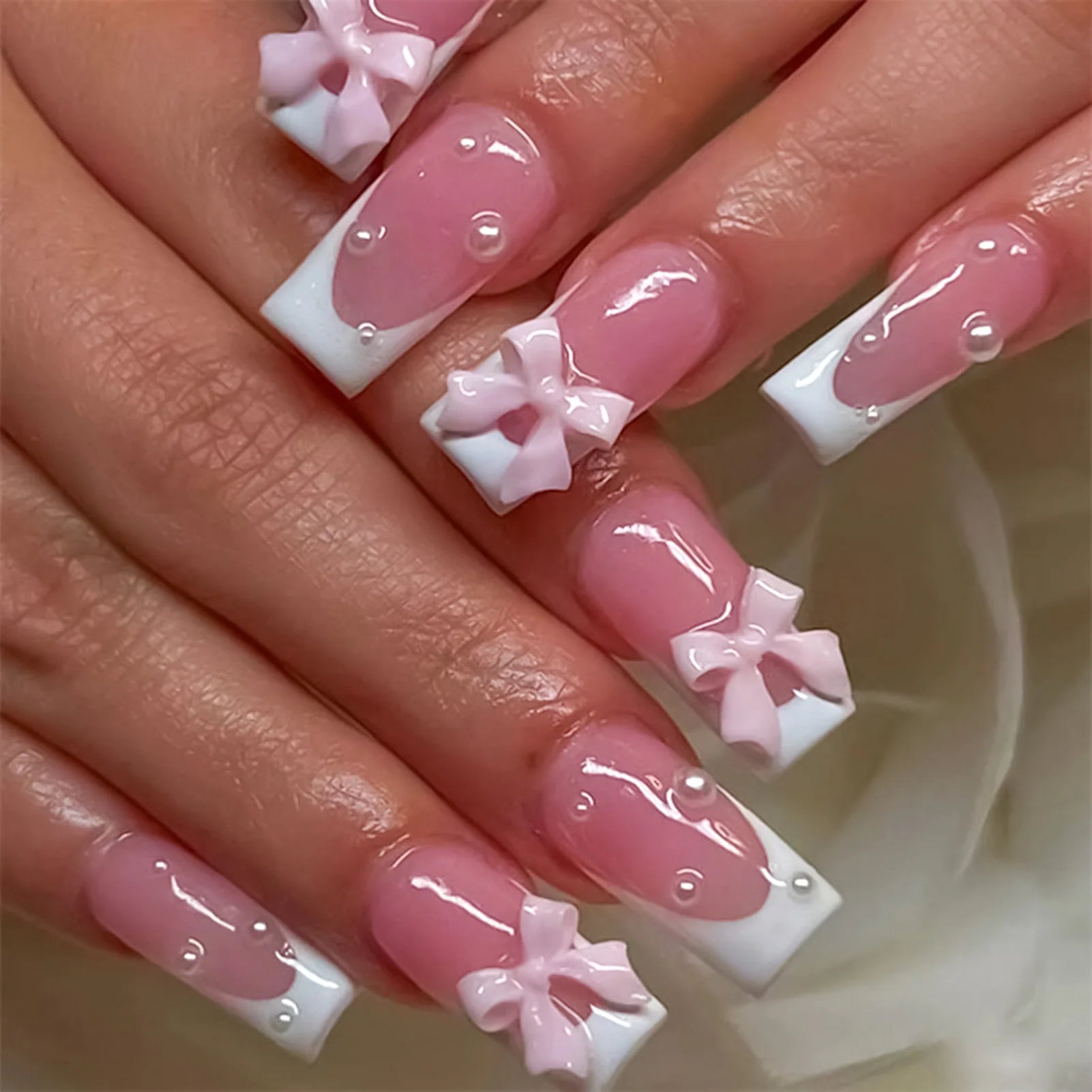 24 Pièces Faux Ongles French 3D – Nœud Papillon Élégant & Manucure Professionnelle DIY
