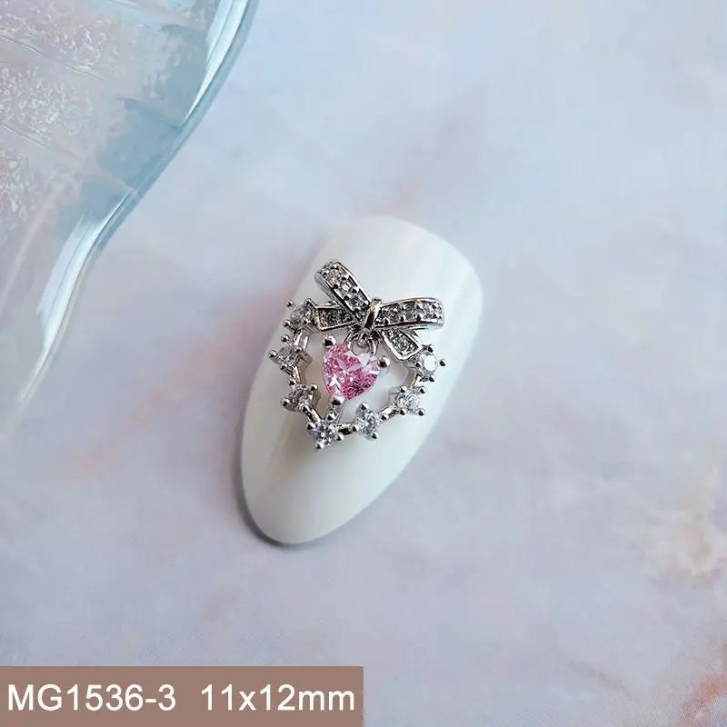 Décorations d’Ongles Noël Zircon ✨ (Lot de 10 pièces)