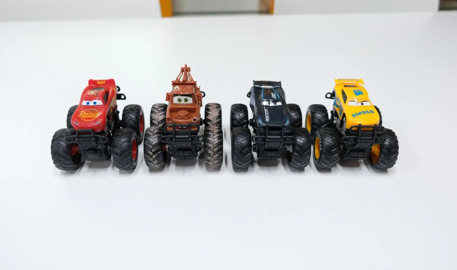 Ensemble de Véhicules Tout-Terrain à Double Inertie – Modèles Miniatures 1:55