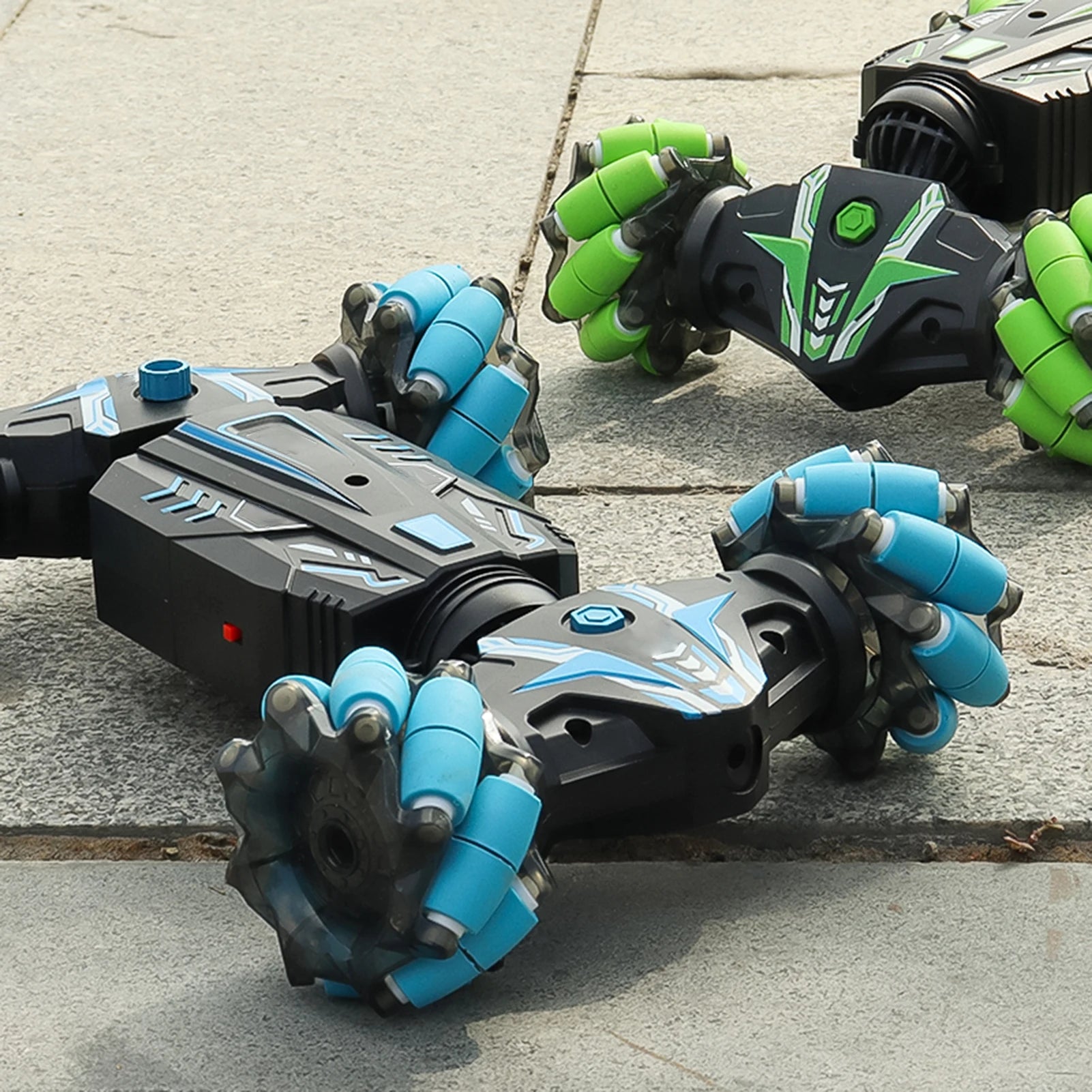 Voiture Cascadeur Télécommandée 2.4GHz – Déformable, Tout-Terrain, Geste & Pulvérisation