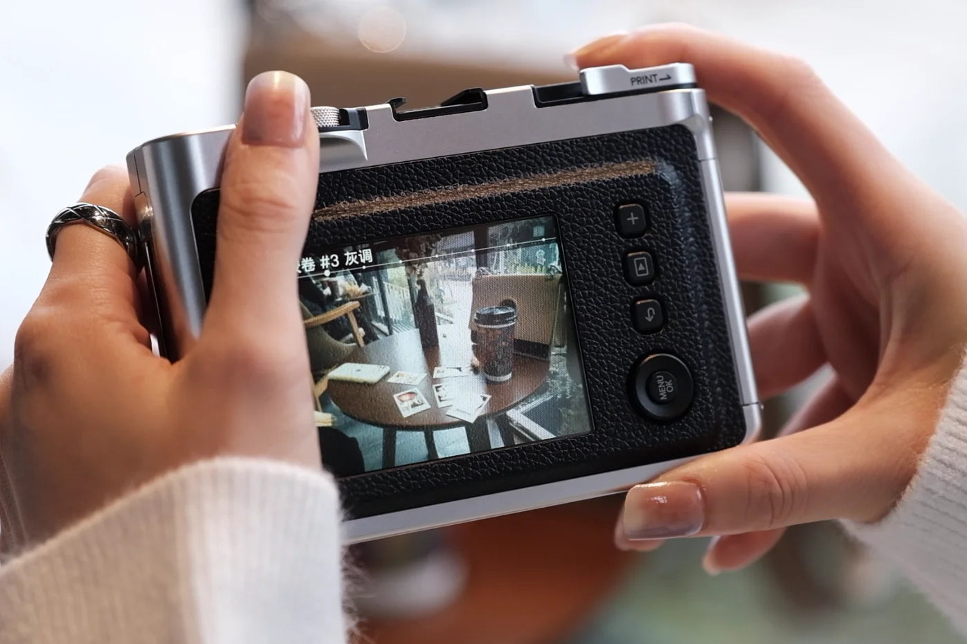 Fujifilm Instax Mini Evo – Caméra Instantanée Hybride | Smartphone Print | Effets Créatifs (Noir & Marron)