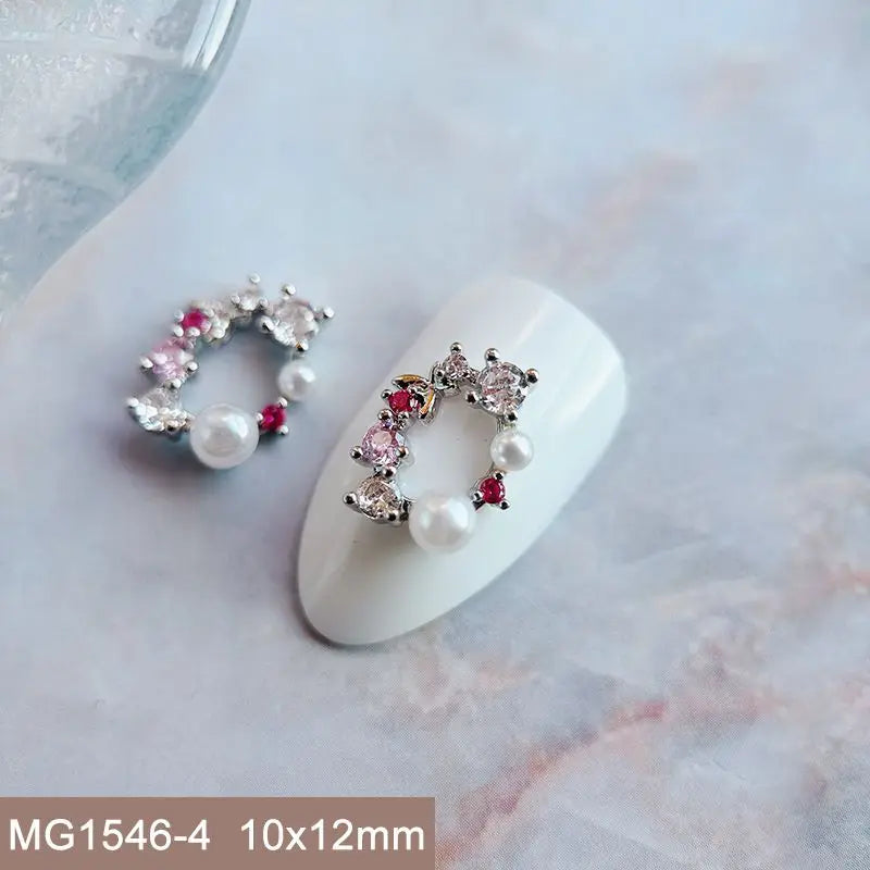 Décorations d’Ongles Noël Zircon ✨ (Lot de 10 pièces)