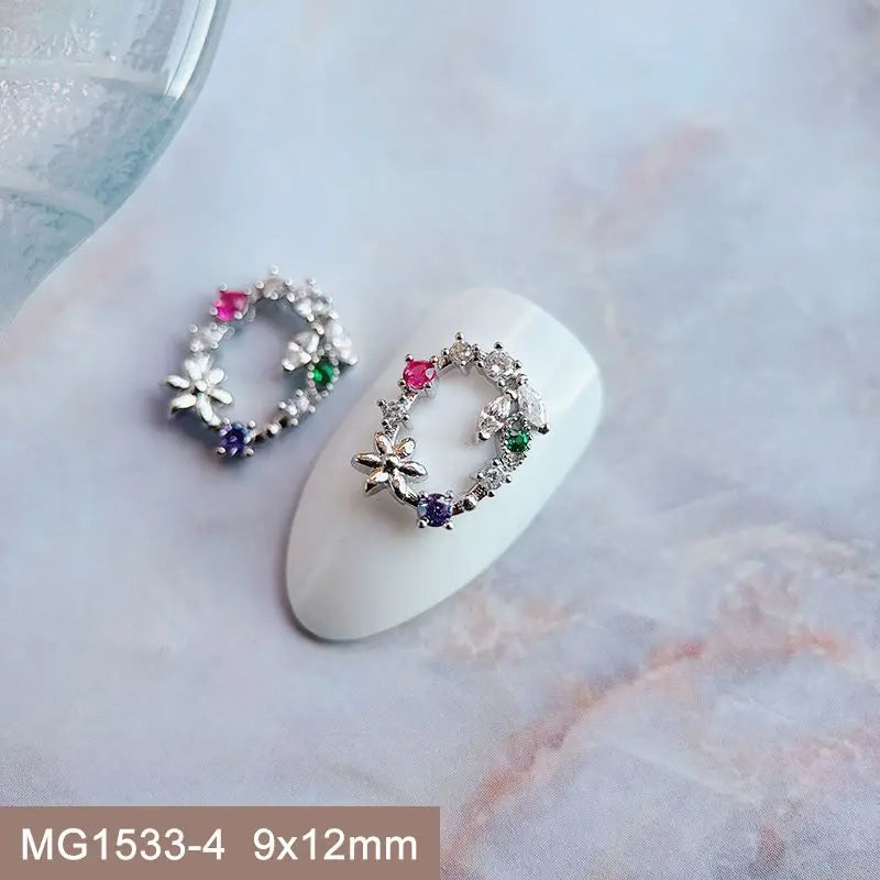 Décorations d’Ongles Noël Zircon ✨ (Lot de 10 pièces)