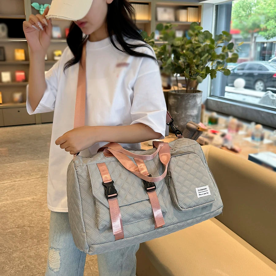 Sac de Voyage en Nylon Durable – Léger, Spacieux & Élégant