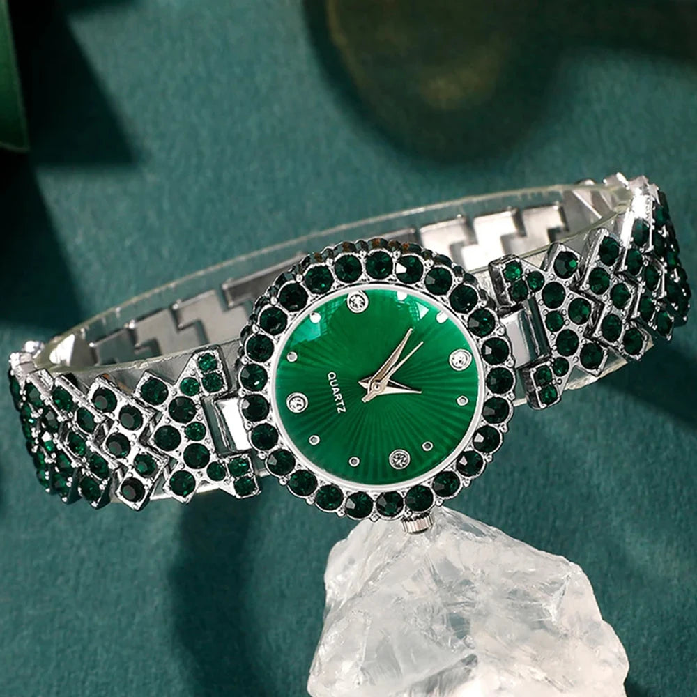 Montre Femme « Emerald Luxe » – Strass, Quartz & Bracelet Métal – Élégante & Mode